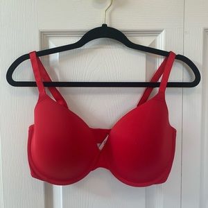 Victorias Secret “lightly lined T-Shirt” Bra